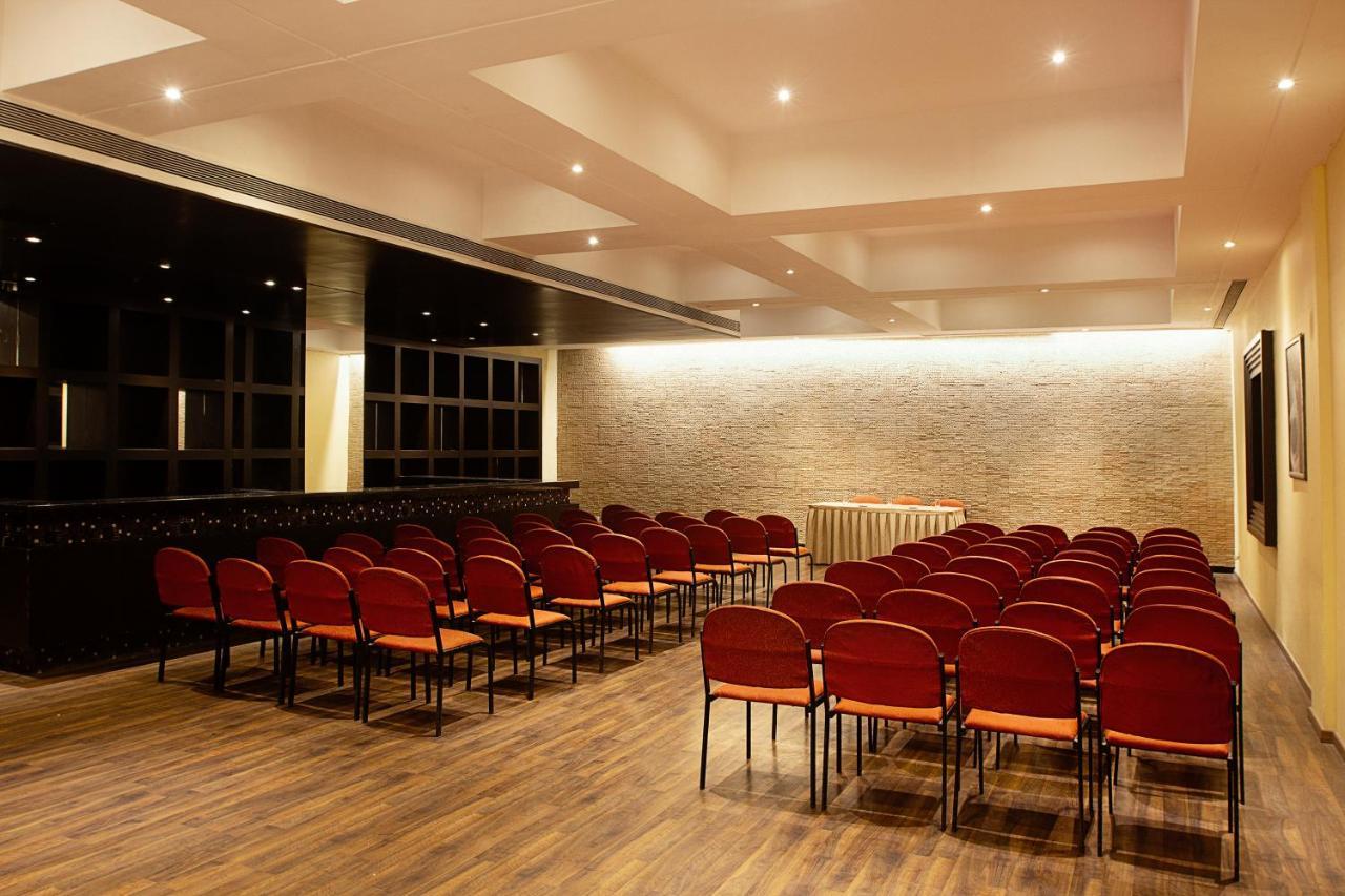 The Classique Club Βομβάη Εξωτερικό φωτογραφία